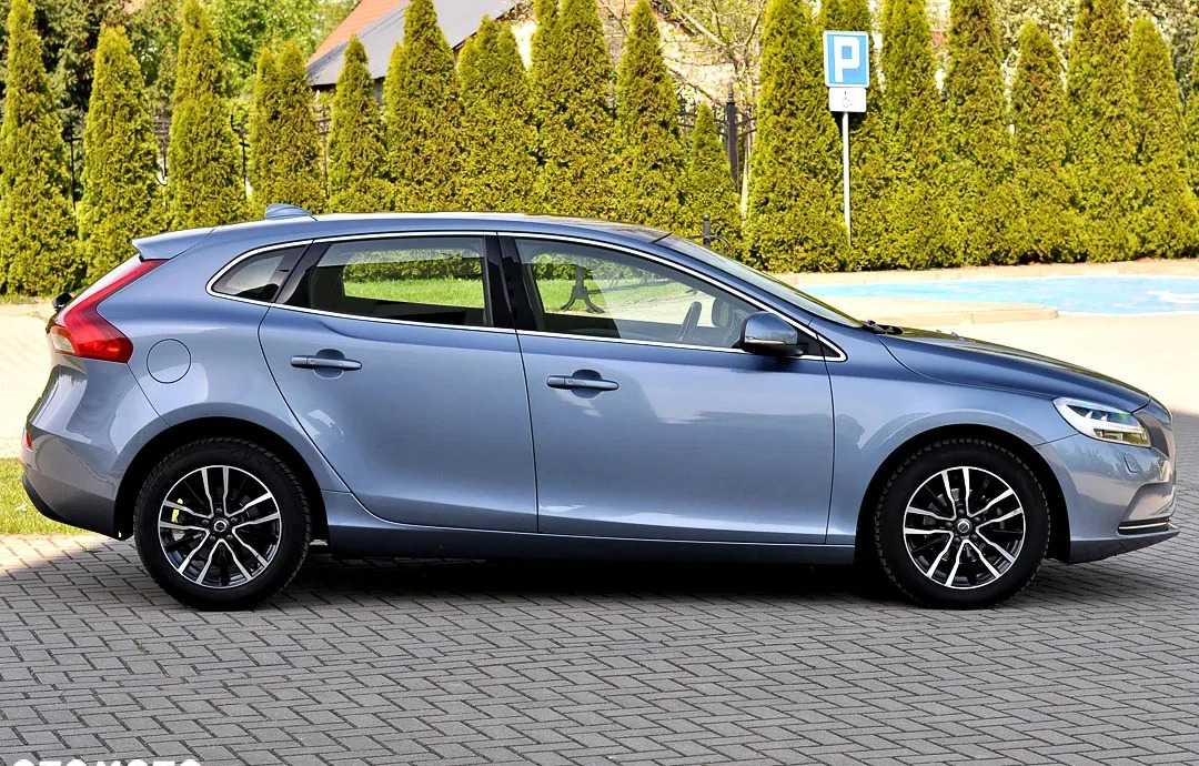 Volvo V40 cena 56900 przebieg: 189000, rok produkcji 2018 z Płock małe 704